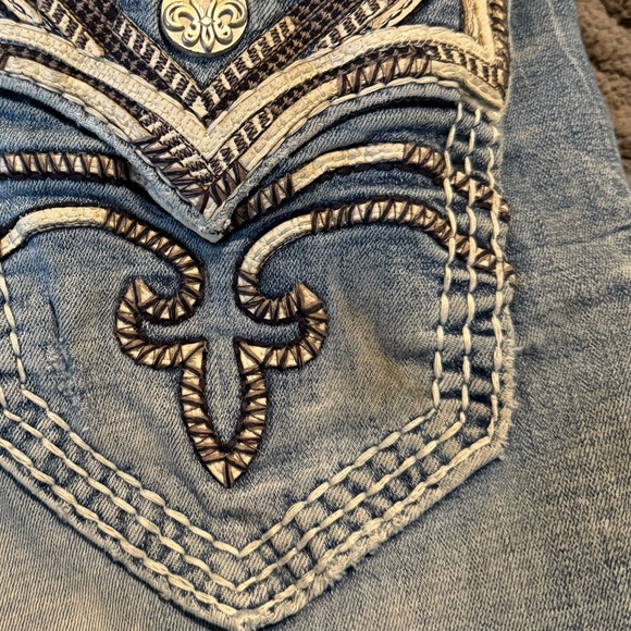 Men’s Rock Revival Jeans - Picture 5 of 5